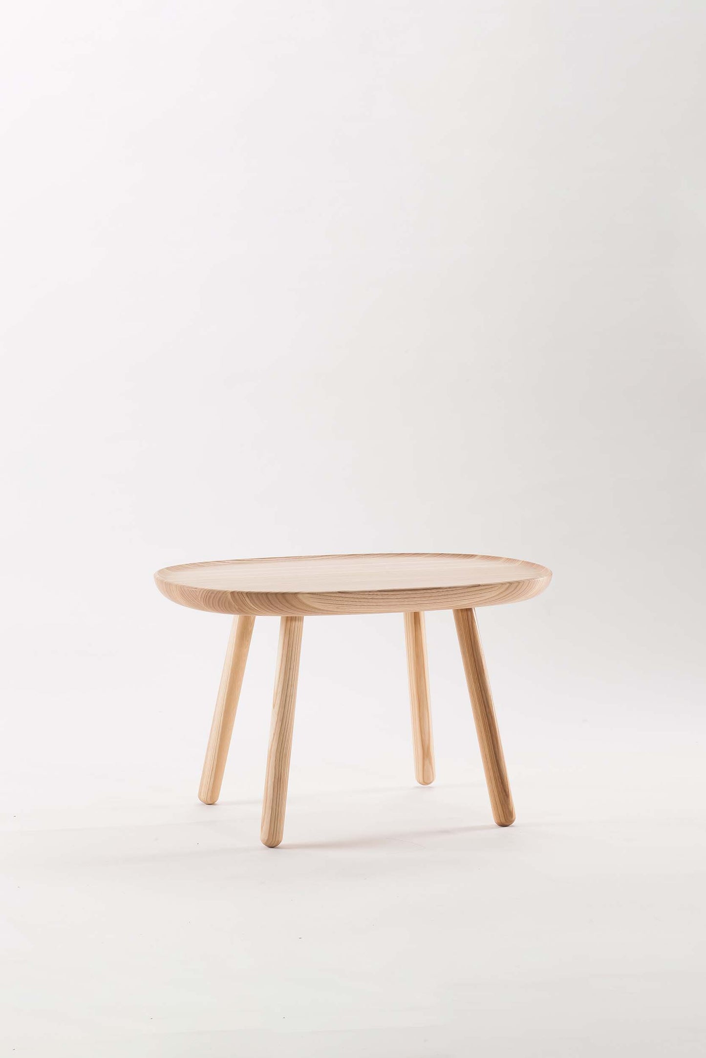 Naïve 610 Side Table in Ash