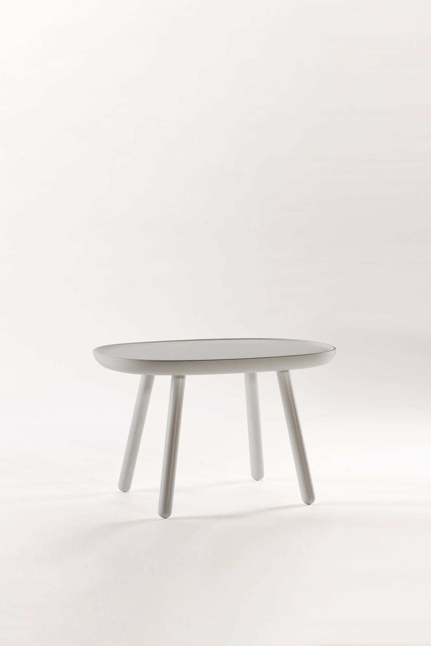 Naïve 610 Side Table in Ash
