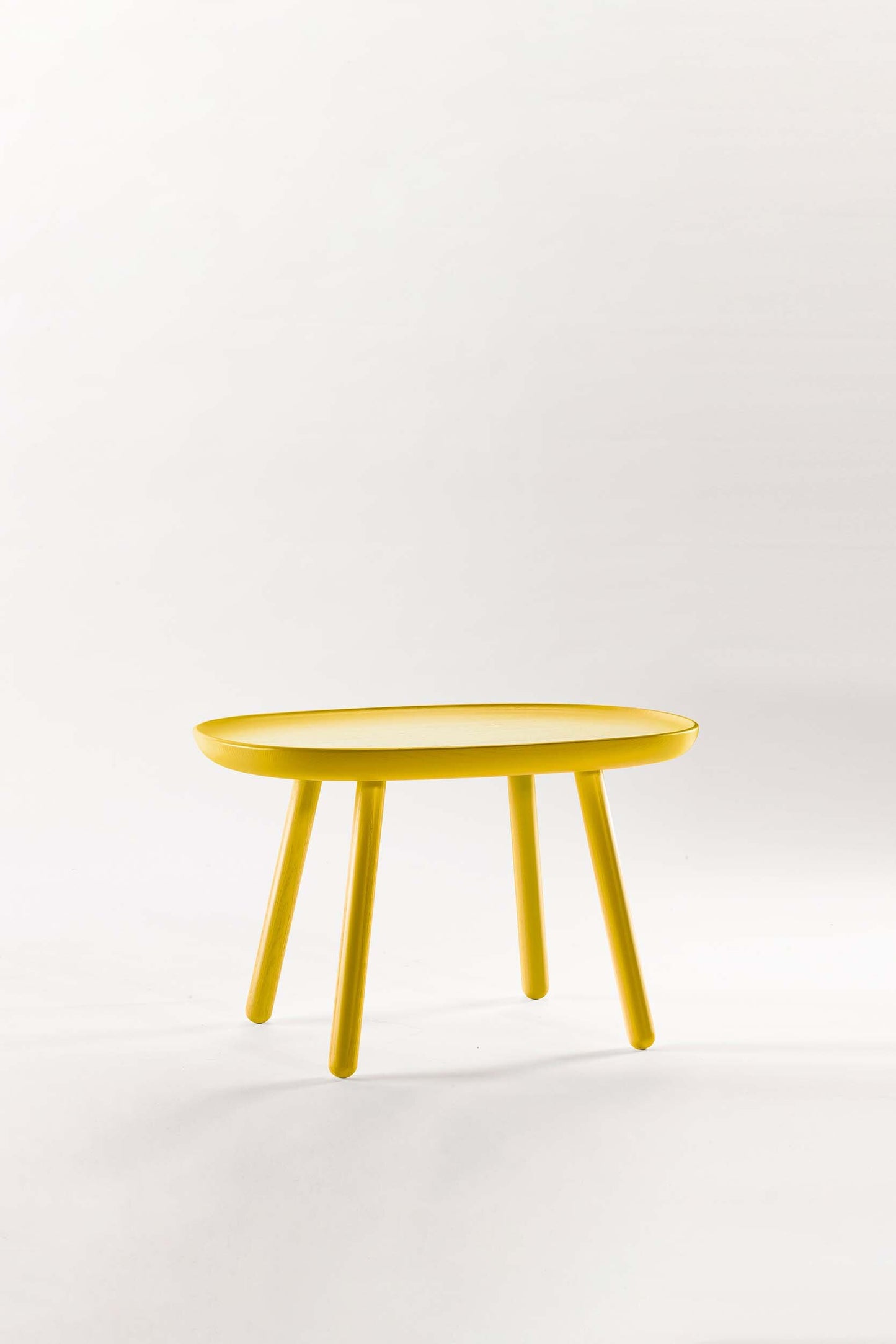 Naïve 610 Side Table in Ash