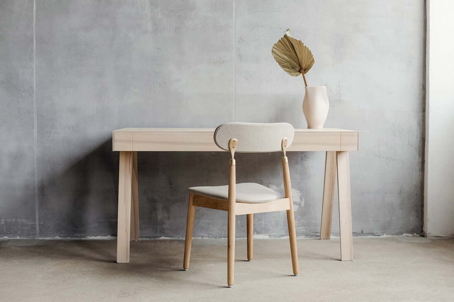 7.1  Dining Chair in Oak