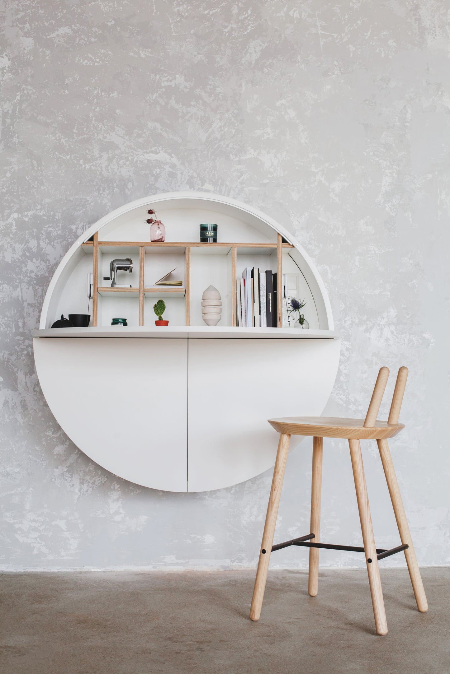 Naïve Semi Bar Stool in Ash